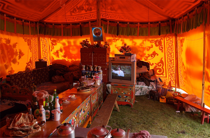 festivaltent.jpg