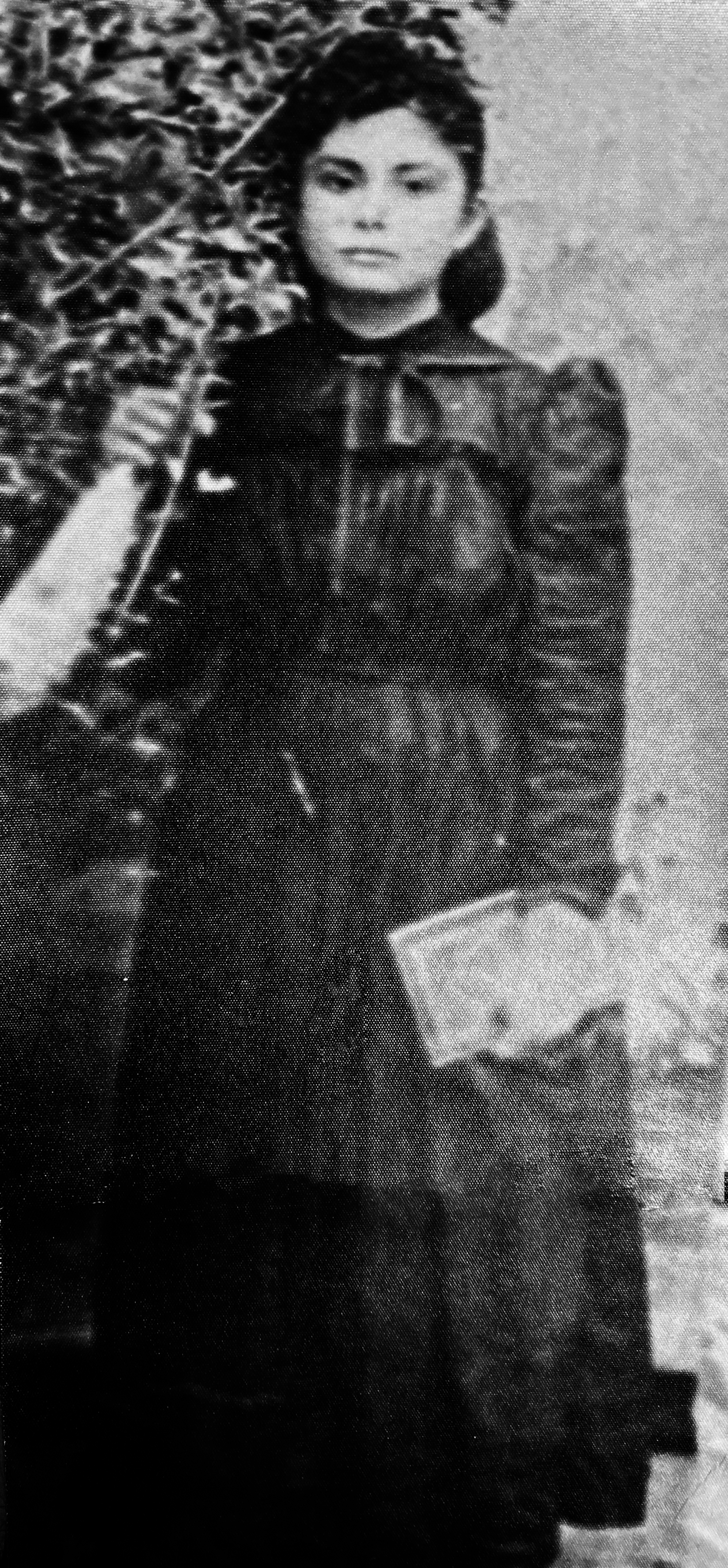 1900 mama juela circa 1900