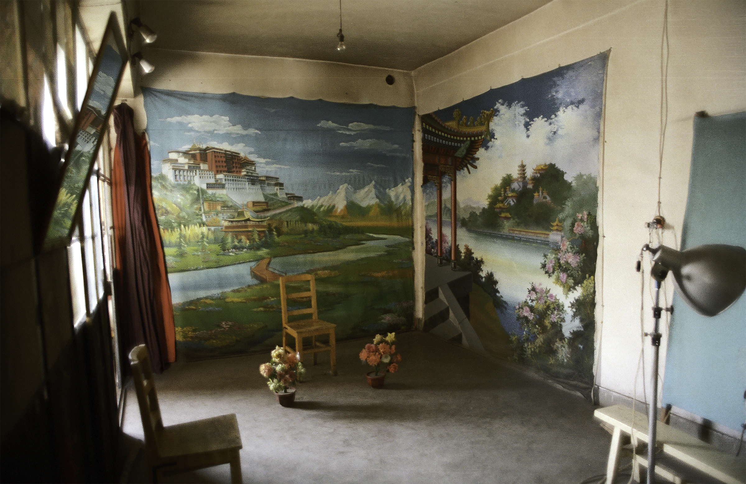 the photo studio in labrang
